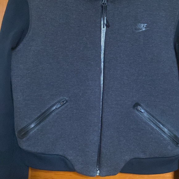 Nike Women Tech Fleece Cropped Bomber Jacket Black Charcoal Grey Sz Large - Picture 4 of 10